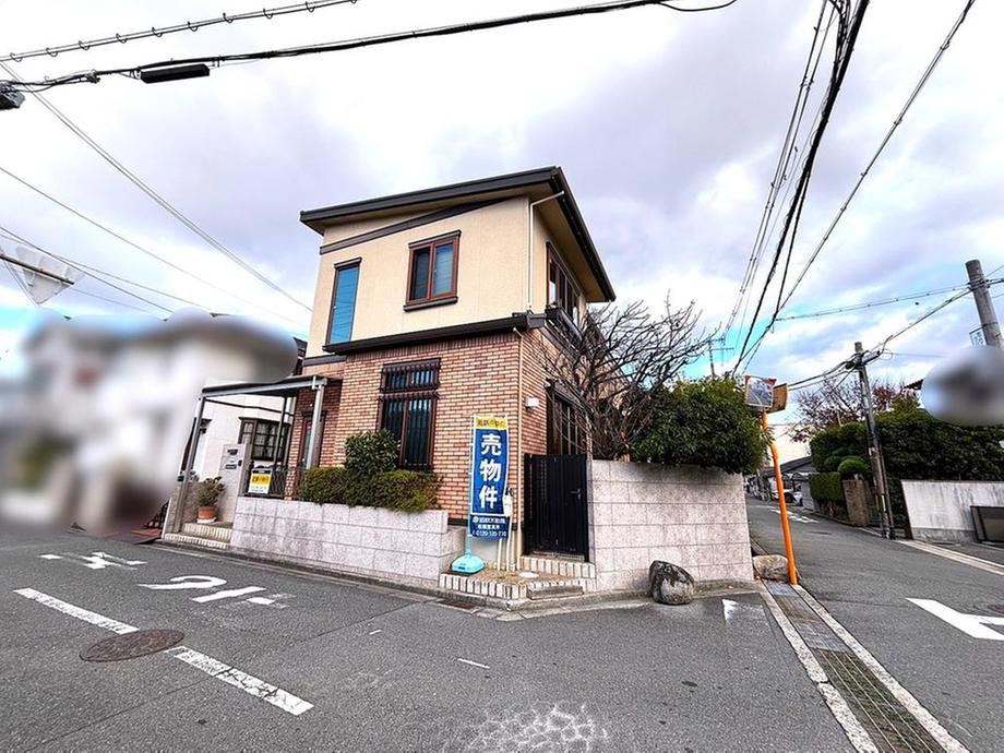 4LDK house in Higashiosaka, Osaka - Photo 1