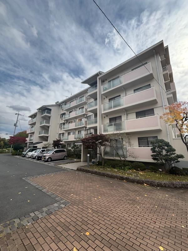 3LDK apartment in Tondabayashi, Osaka - Photo 1