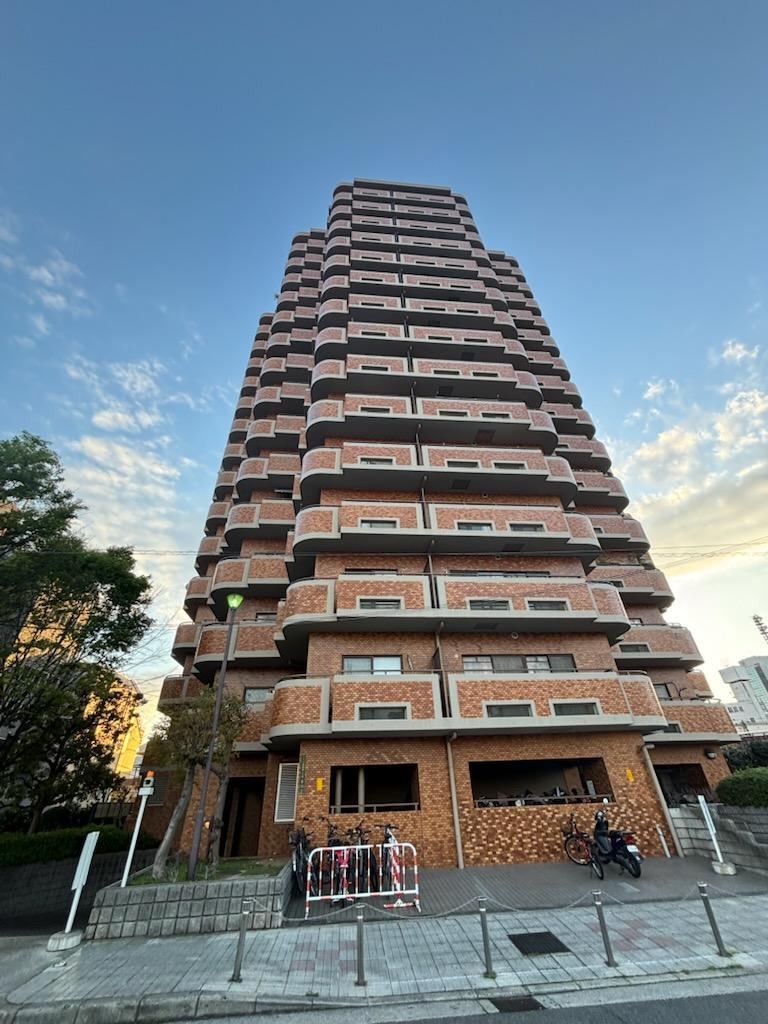 3LDK apartment in Taisho Ward, Osaka - Photo 1