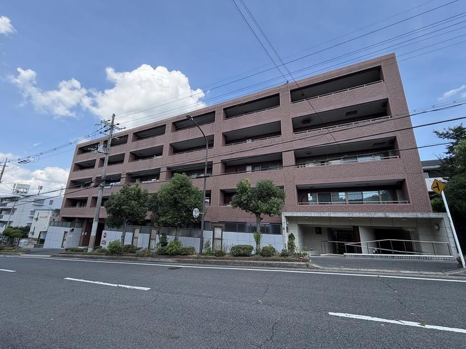 2LDK apartment in Nara, Nara - Photo 1