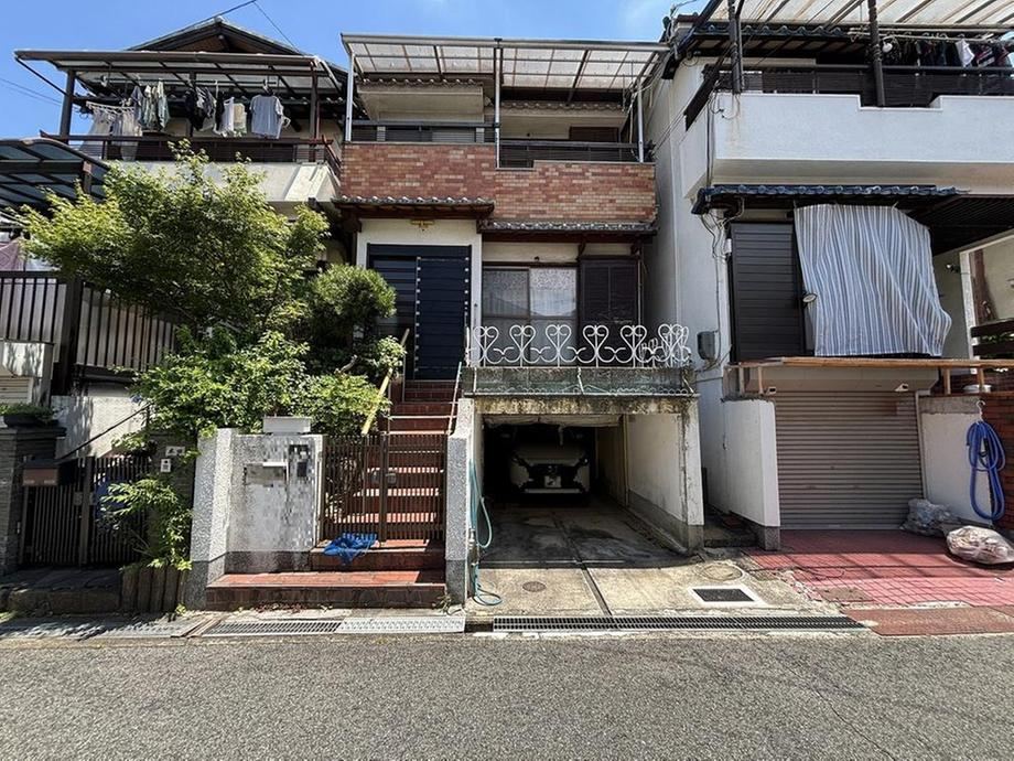 4LDK house in Matsubara, Osaka - Photo 1