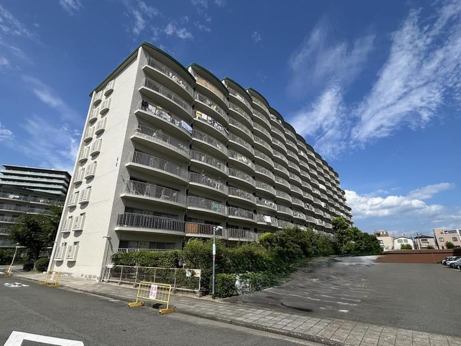 3LDK apartment in Shimamoto, Mishima District, Osaka - Photo 1