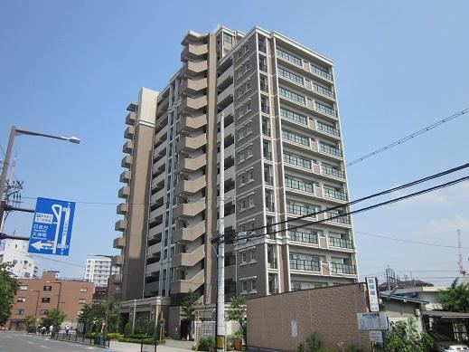 2LDK apartment in Takatsuki, Osaka - Photo 1