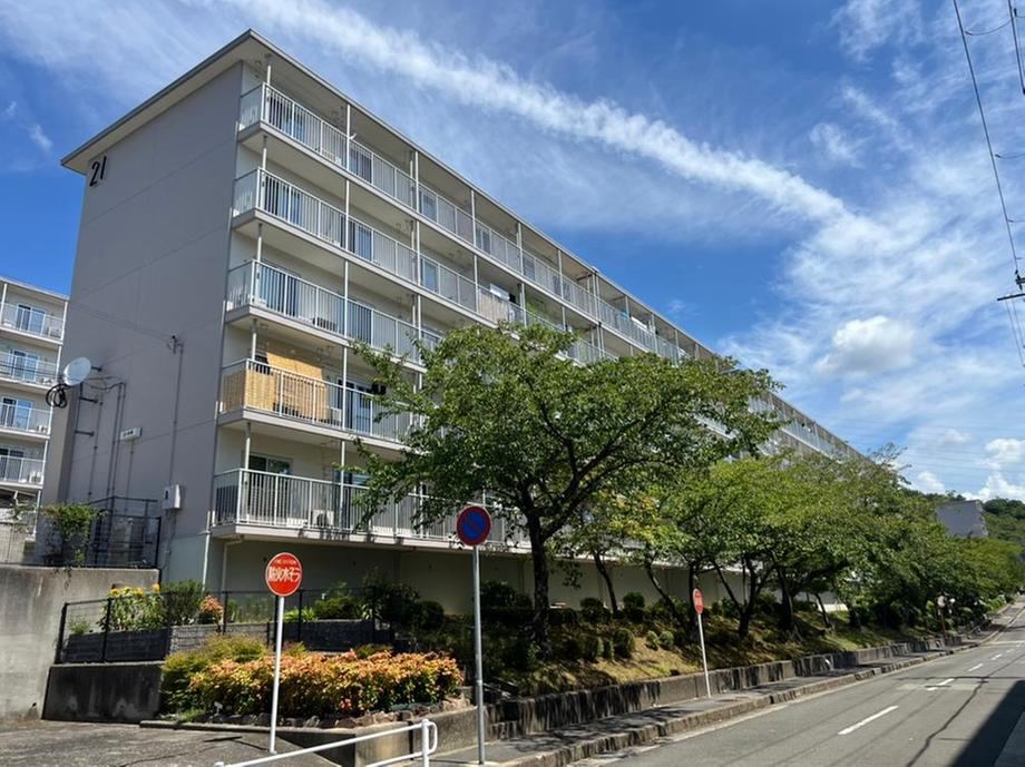 3LDK apartment in Takarazuka, Hyogo - Photo 1