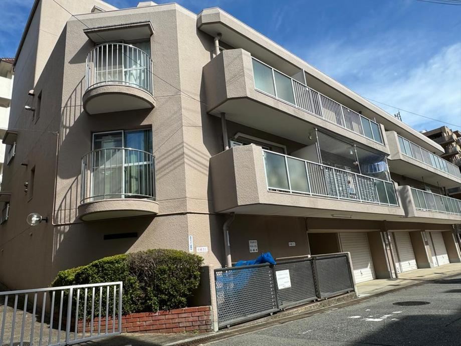 3LDK apartment in Toyonaka, Osaka - Photo 1