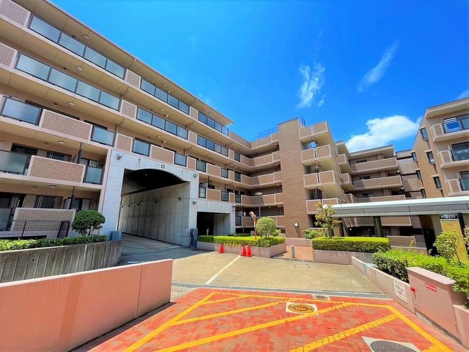 2LDK+S apartment in Ikoma, Nara - Photo 1