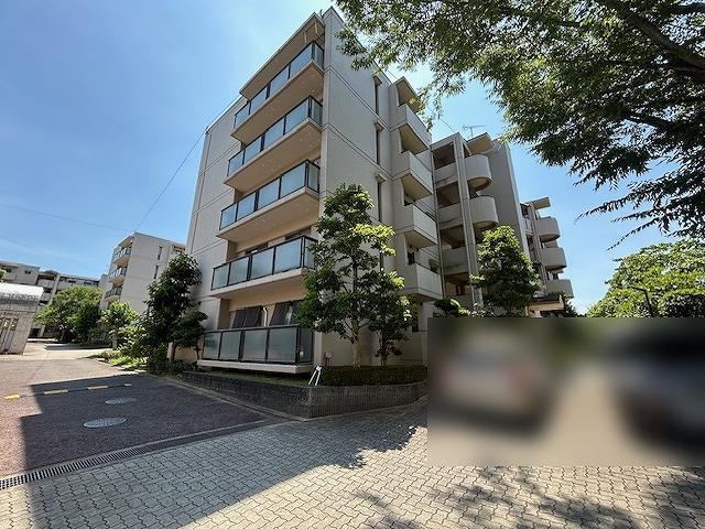 4LDK apartment in Ikoma, Nara - Photo 1