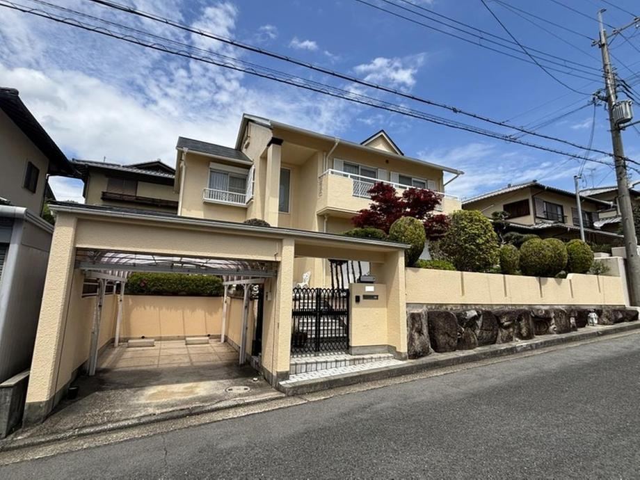 5LDK house in Ikoma, Nara - Photo 1