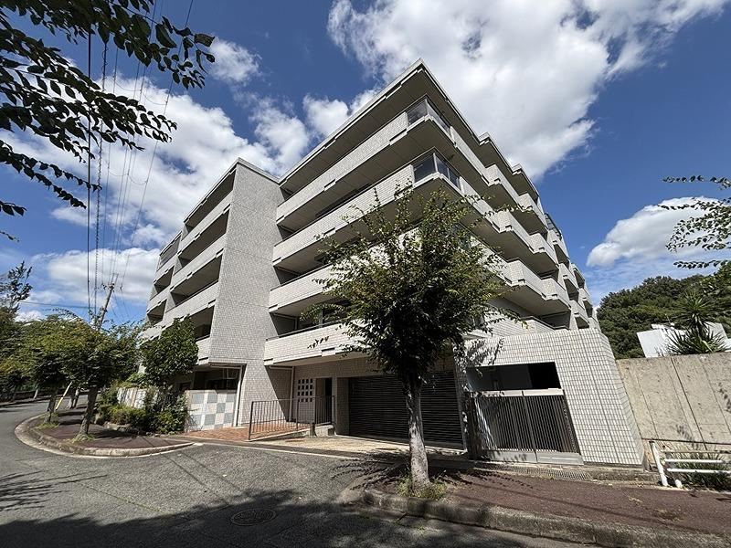 3LDK apartment in Nara, Nara - Photo 1