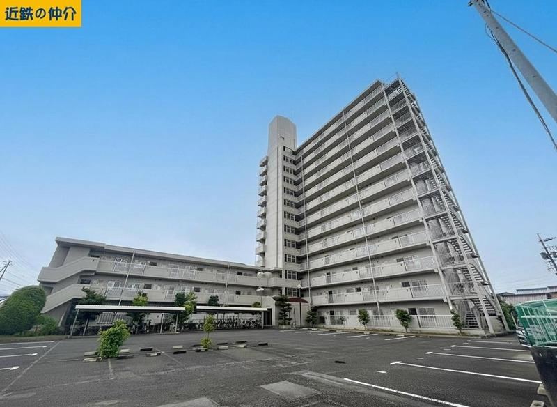 4LDK apartment in Yokkaichi, Mie - Photo 1