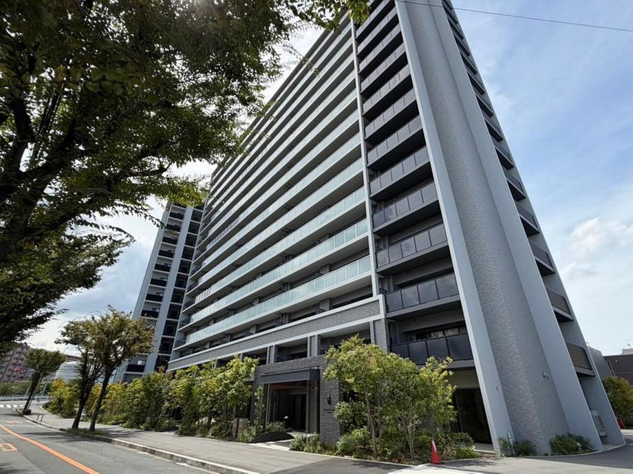 2LDK apartment in Joto Ward, Osaka - Photo 1