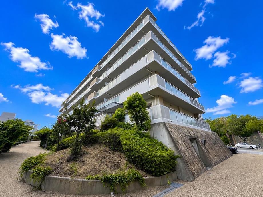 3LDK apartment in Nishinomiya, Hyogo - Photo 1