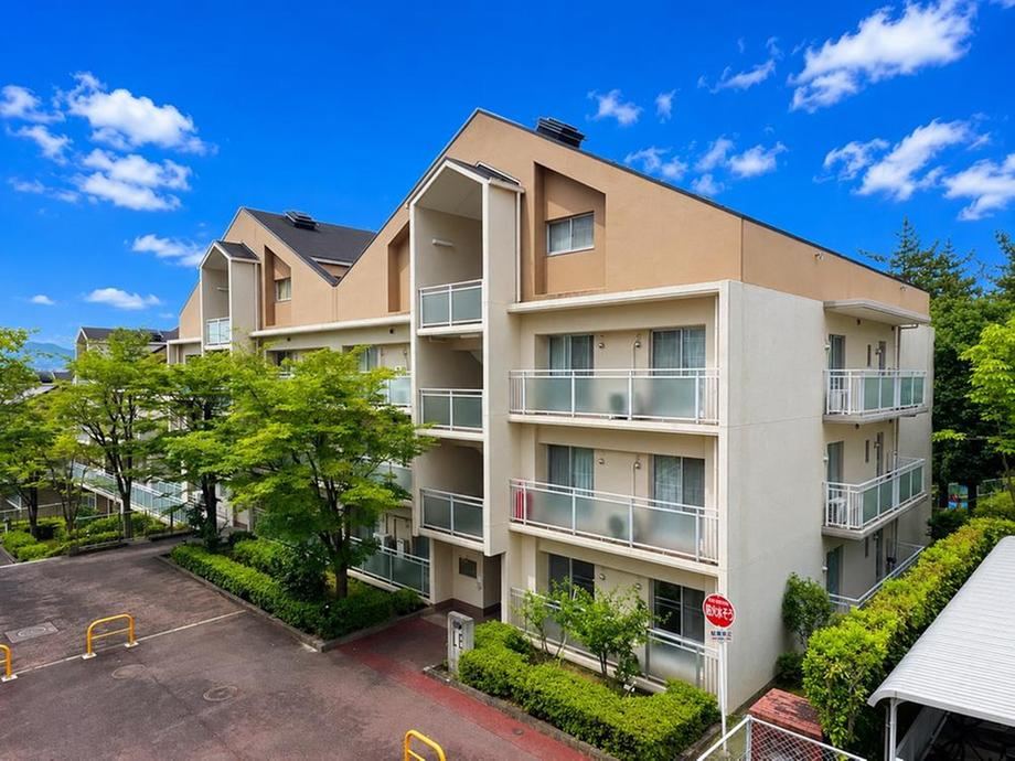 4LDK apartment in Kita Ward, Kobe, Hyogo - Photo 1