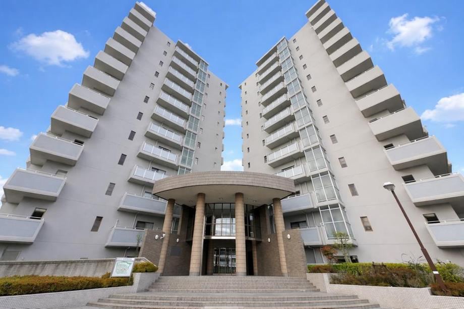 4LDK apartment in Sanda, Hyogo - Photo 1