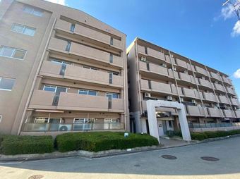 4LDK apartment in Yamatokoriyama