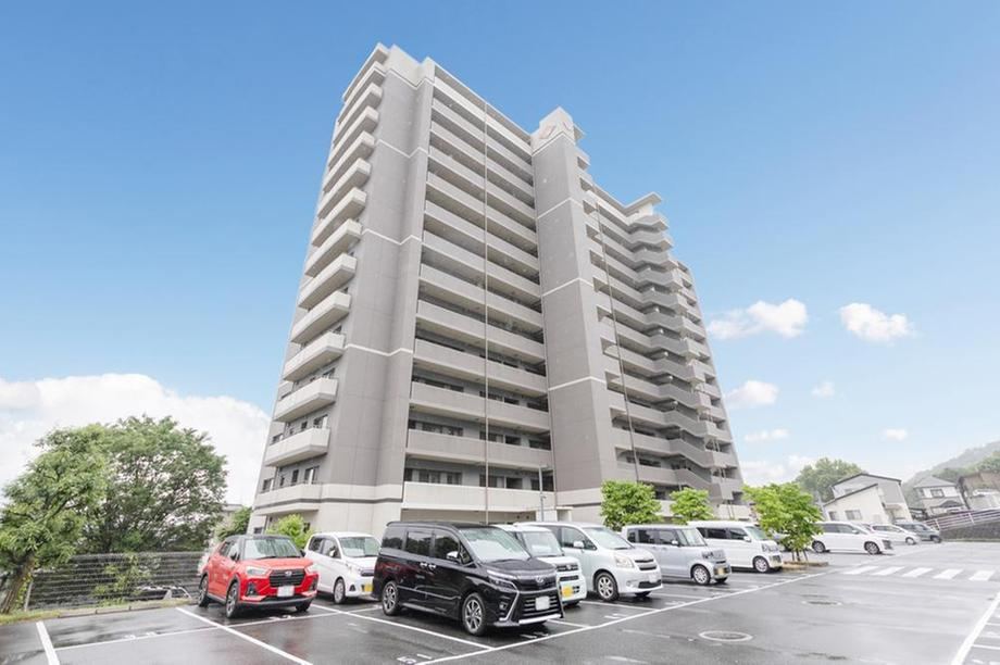 3LDK apartment in Asaminami Ward, Hiroshima - Photo 1