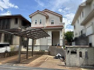 4LDK house in Kashiba, Nara - Photo 1