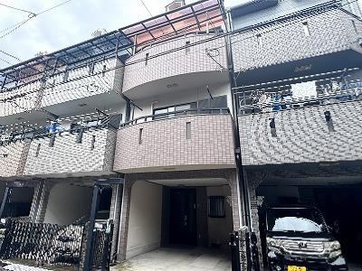 3LDK house in Higashiosaka, Osaka - Photo 1