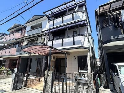 4LDK house in Higashiosaka, Osaka - Photo 1