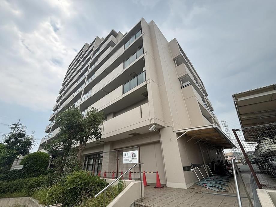 3LDK apartment in Yao, Osaka - Photo 1