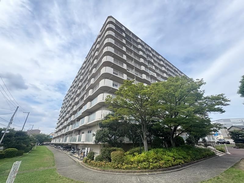 2LDK+S apartment in Yao, Osaka - Photo 1