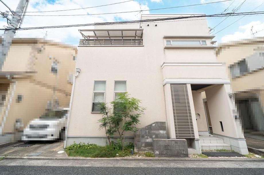 3LDK house in Yao, Osaka - Photo 1