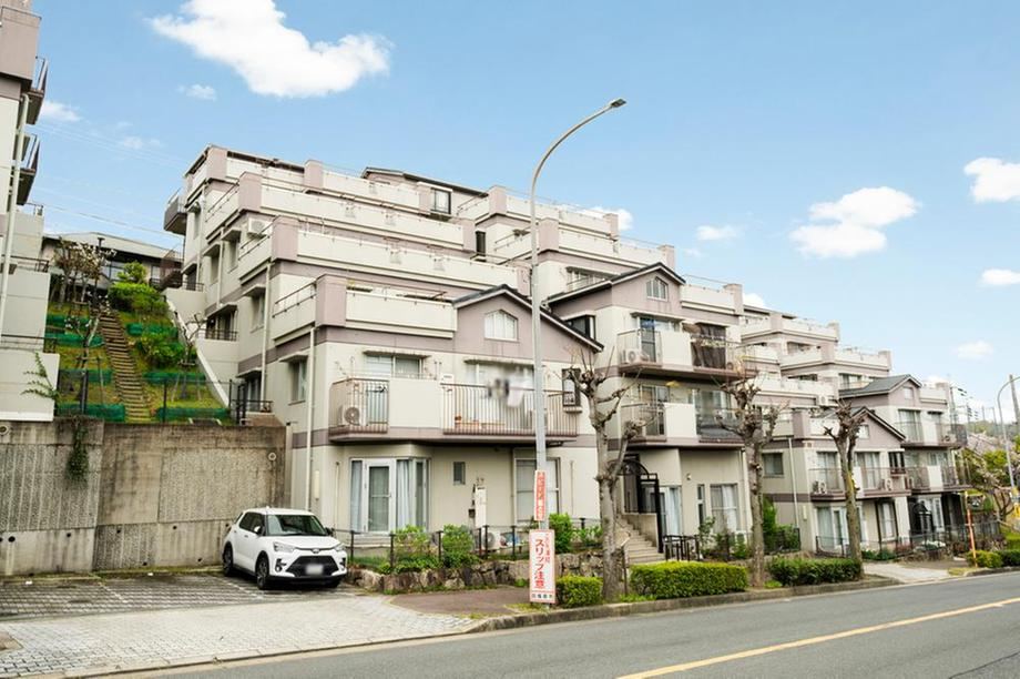 3LDK apartment in Shijonawate, Osaka - Photo 1