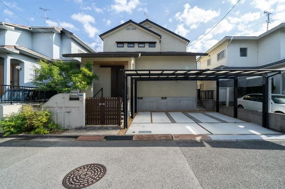 4LDK+S house in Ikoma, Nara - Photo 1