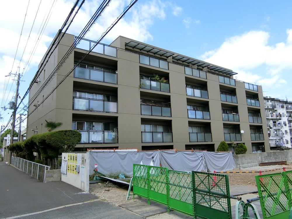 3LDK apartment in Nishinomiya, Hyogo - Photo 1