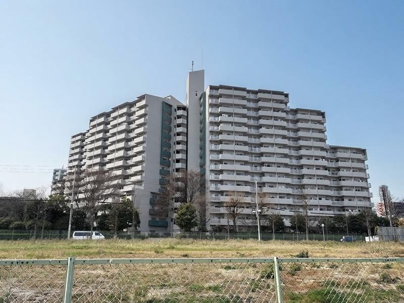 3LDK apartment in Suminoe Ward, Osaka - Photo 1