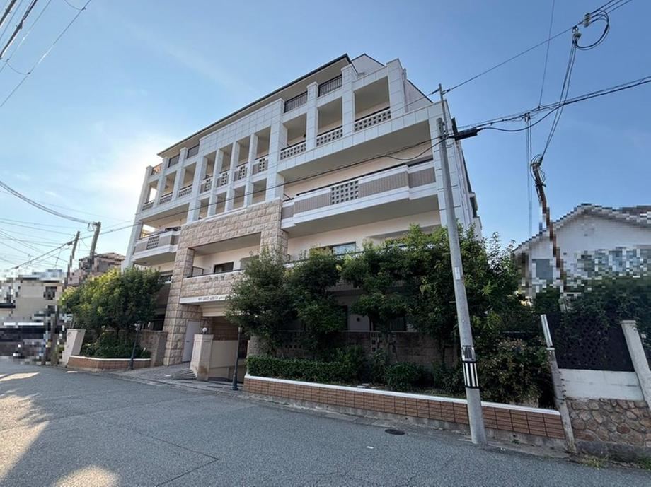 2LDK apartment in Ashiya, Hyogo - Photo 1