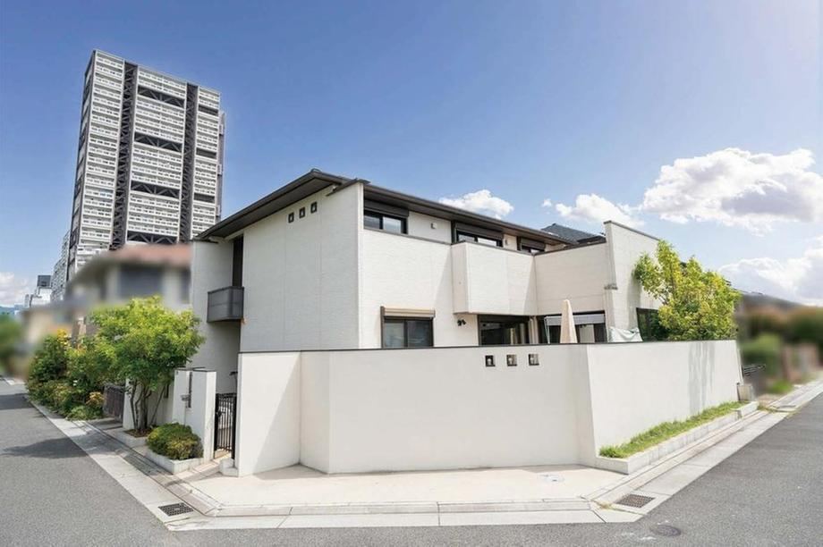 4LDK house in Ashiya, Hyogo - Photo 1