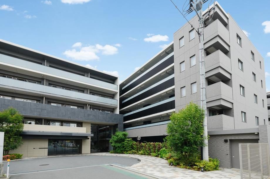 3LDK apartment in Hiratsuka, Kanagawa - Photo 1