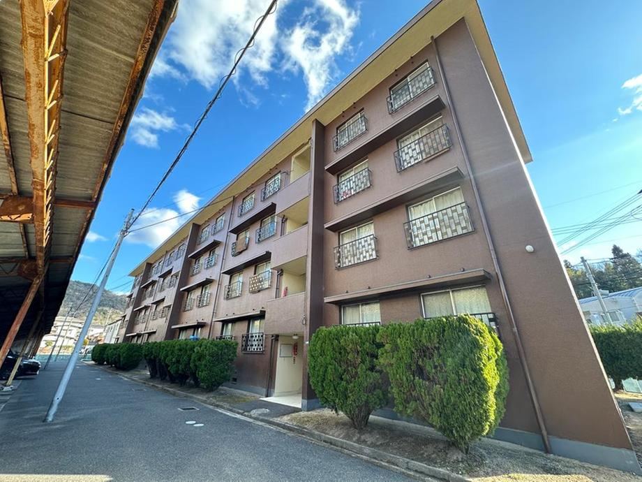 3DK apartment in Kure, Hiroshima - Photo 1