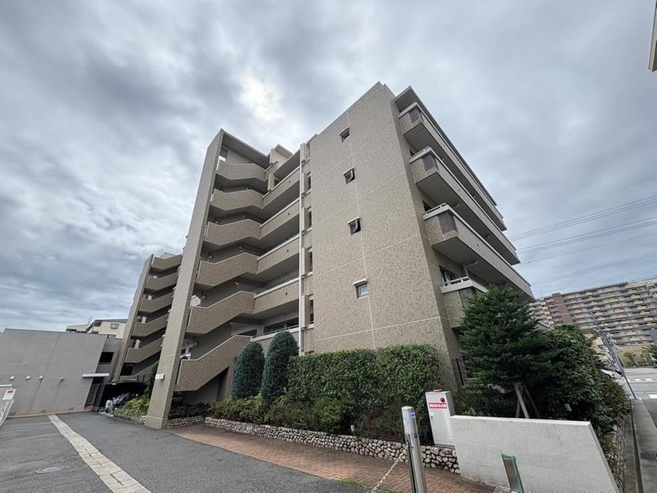 3LDK apartment in Nishinomiya, Hyogo - Photo 1