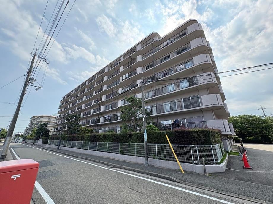 3LDK apartment in Nishinomiya, Hyogo - Photo 1