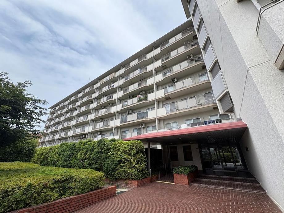 3LDK apartment in Nishinomiya, Hyogo - Photo 1