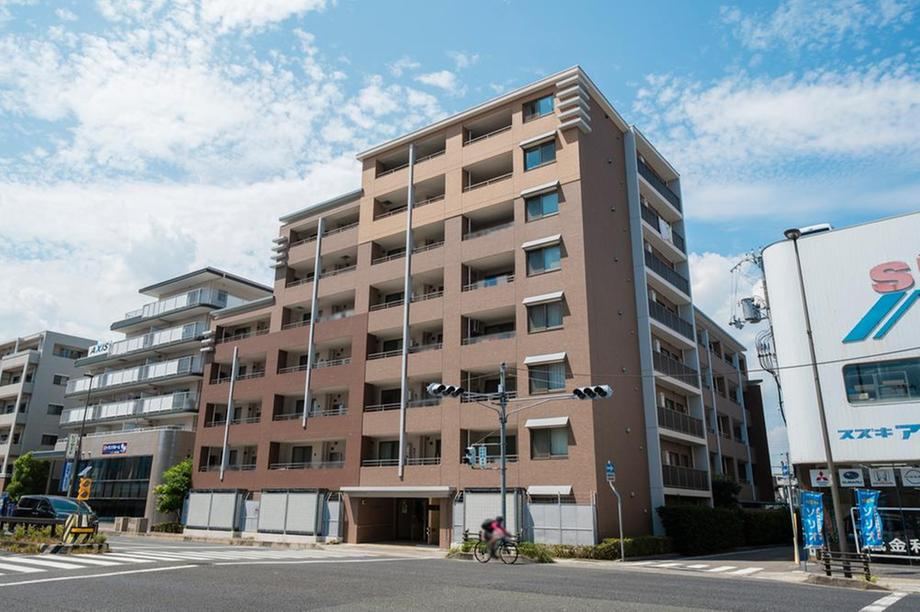 3LDK apartment in Nishinomiya, Hyogo - Photo 1