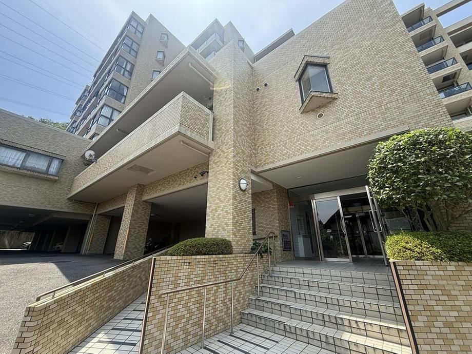 3LDK apartment in Nishi Ward, Hiroshima - Photo 1