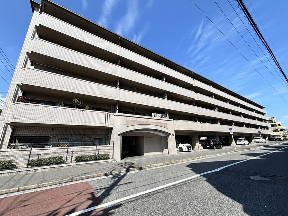 3LDK apartment in Nishi Ward, Hiroshima - Photo 1