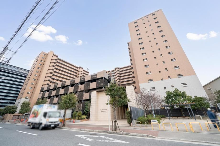 3LDK apartment in Konohana Ward, Osaka - Photo 1