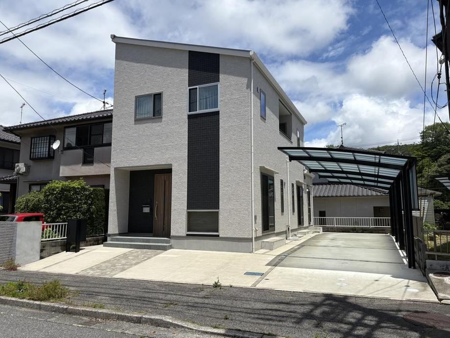 4LDK house in Kure, Hiroshima - Photo 1