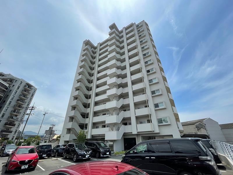 4LDK apartment in Fuchu, Aki District, Hiroshima - Photo 1