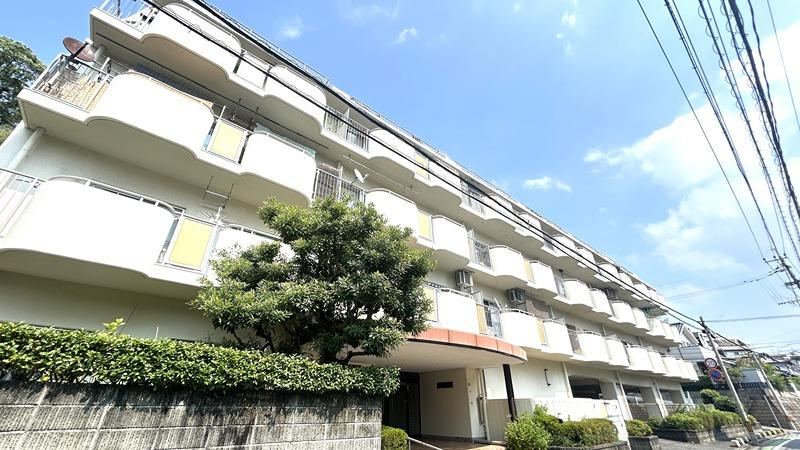 3LDK+S apartment in Chuo Ward, Fukuoka - Photo 1