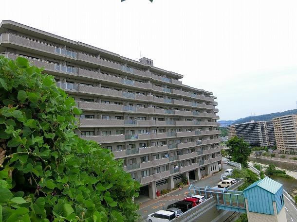 3LDK apartment in Takarazuka, Hyogo - Photo 1