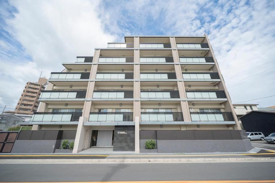 2LDK+S apartment in Akashi, Hyogo - Photo 1