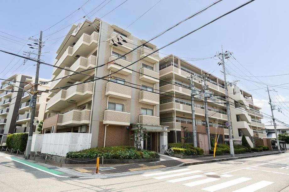 2LDK+S apartment in Nishinomiya, Hyogo - Photo 1
