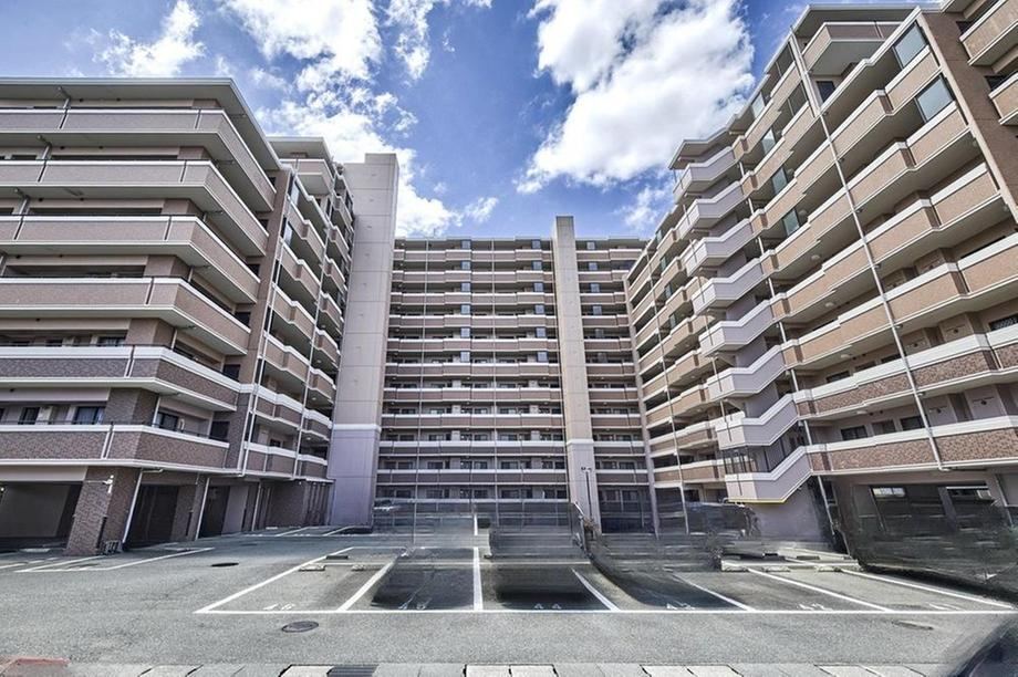 4LDK apartment in Higashi Ward, Fukuoka - Photo 1