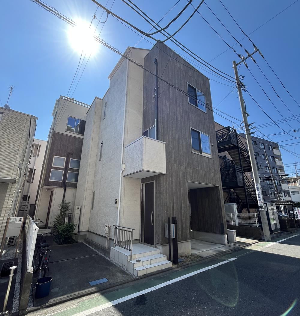 3LDK house in Koganei, Tokyo - Photo 1
