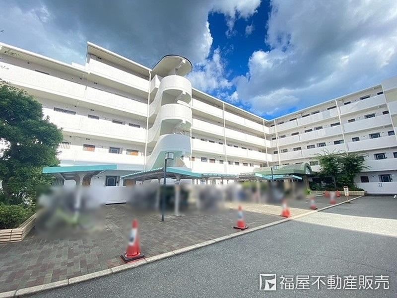 3LDK apartment in Yamatotakada, Nara - Photo 1